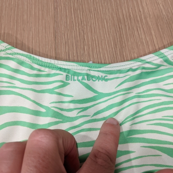 Billabong one piece swimsuit - Picture 3 of 11